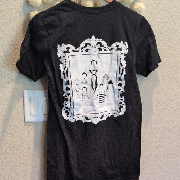 Gildan Black Short Sleeve Tee with Intricate White Graphic - Picture 1 of 6